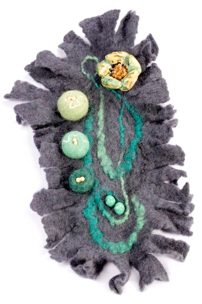 zestaw haftów na tkaninach